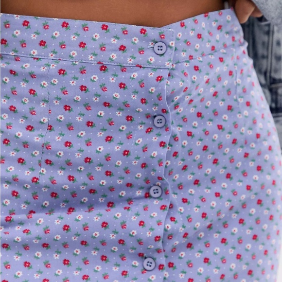 Daisy Street Purple button through mini skirt in vintage ditsy floral - Picture 2 of 10